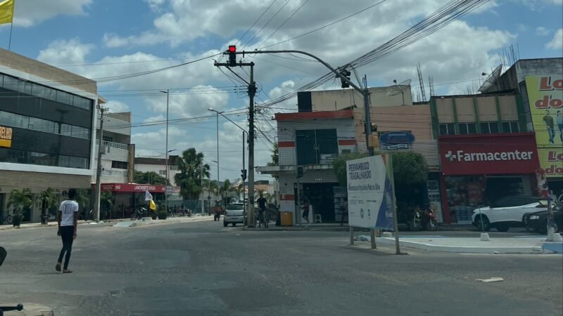 Quarta-feira de calor intenso em Ouricuri; temperatura bate 38°C e umidade relativa do ar abaixo de 20%