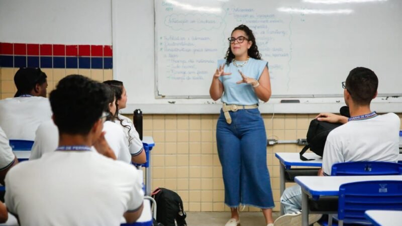 Governo do Estado abre vagas de intercâmbio internacional para professores da rede estadual de ensino